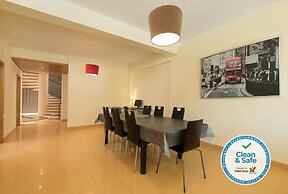 Villa With Private Pool, Garden, Terrace and Marina View