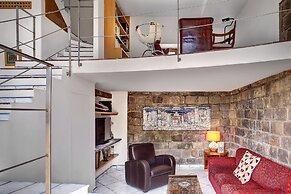 Stony Villa Volcano View