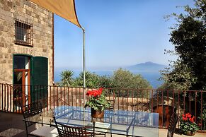 Stony Villa Volcano View