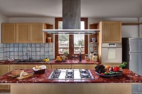 Stony Villa Volcano View