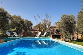 Stony Villa Volcano View