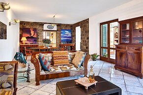 Stony Villa Volcano View