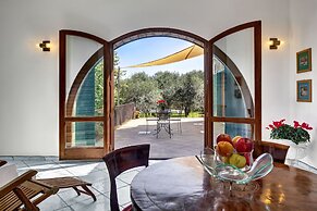 Stony Villa Volcano View