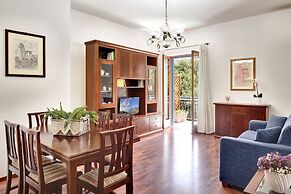 Light & Delight Apartment