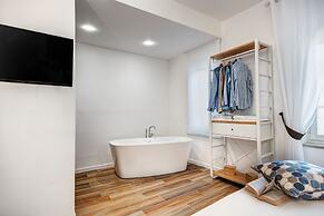 Luxury Blues Apartment