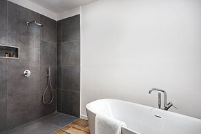 Luxury Blues Apartment