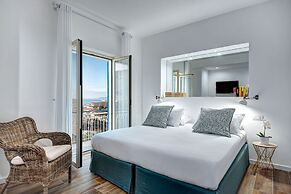 Luxury Blues Apartment