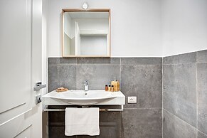 Luxury Blues Apartment