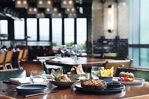Sheraton Hong Kong Tung Chung Hotel