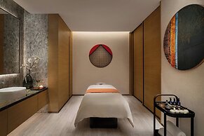 Sheraton Hong Kong Tung Chung Hotel