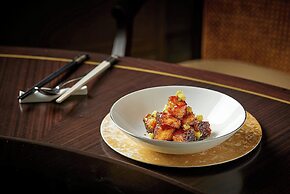 Sheraton Hong Kong Tung Chung Hotel
