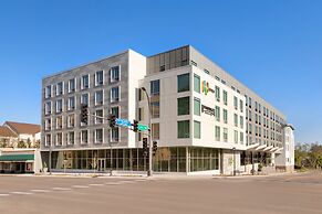 Staybridge Suites Rochester - Mayo Clinic Area by IHG