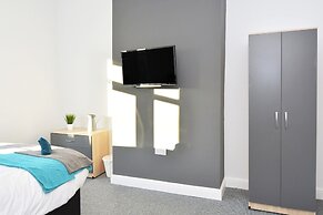 Townhouse @ 272 Walthall Street Crewe