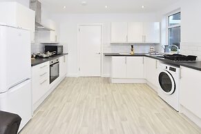 Townhouse @ 272 Walthall Street Crewe