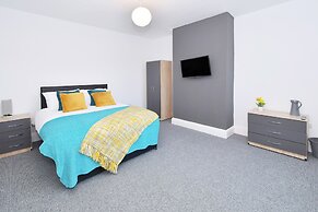 Townhouse @ 272 Walthall Street Crewe