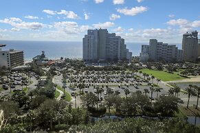 Luau I 7102 Flr11 Studio Sleeps 4