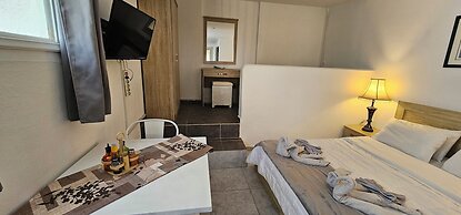 Room-pleasure Room 3 By The Sea