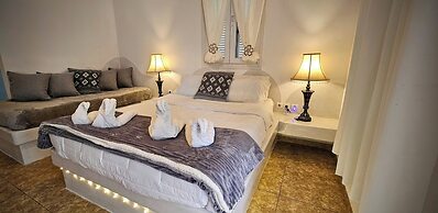 Room in Studio - Pleasure Studios1 Person 3