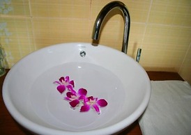 Halong Bay Deluxe Cruise Bungalow on Island