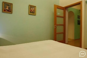 Uytnoe Mesto na Maloy Sadovoy