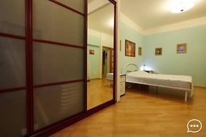 Uytnoe Mesto na Maloy Sadovoy