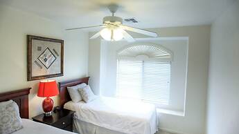 Near Great Shopping & Dining! Pool Table & Games!