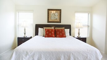 Near Great Shopping & Dining! Pool Table & Games!