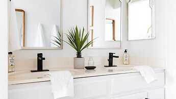 Perfect 4 Bdrm Home With Pool and Game Room!