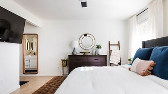 Perfect 4 Bdrm Home With Pool and Game Room!