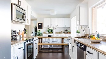 Perfect 4 Bdrm Home With Pool and Game Room!