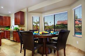 Backyard Playground! Golf Sport Court & Hot Tub!