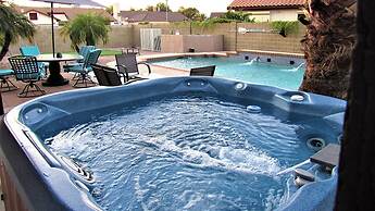 Backyard Playground! Golf Sport Court & Hot Tub!