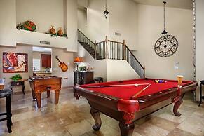 Backyard Playground! Golf Sport Court & Hot Tub!