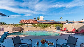 Backyard Playground! Golf Sport Court & Hot Tub!