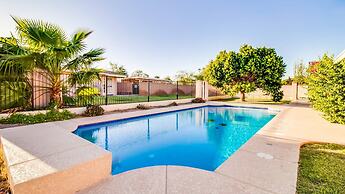 North Phoenix 6 Bedroom With Guest House & Pool!