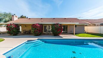 North Phoenix 6 Bedroom With Guest House & Pool!