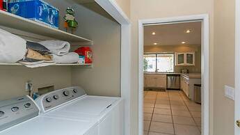 North Phoenix 6 Bedroom With Guest House & Pool!