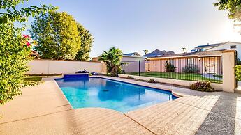 North Phoenix 6 Bedroom With Guest House & Pool!