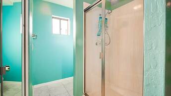 North Phoenix 6 Bedroom With Guest House & Pool!