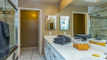 North Phoenix 6 Bedroom With Guest House & Pool!