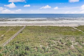Ocean and Amelia Island View Condo with Oceanside Pool Access by RedAw