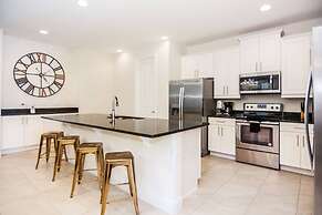 Gorgeous Single Home With Pool at Encore Resort Ec7463