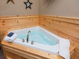 Moonlight Theater Lodge