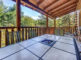 Moonlight Theater Lodge