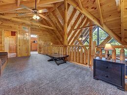 Moonlight Theater Lodge