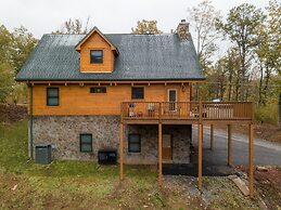 Lone Wolf Lodge by Jackson Mountain Rentals