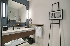 The Farnam, Autograph Collection