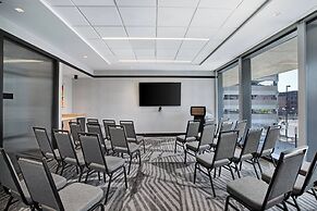 The Farnam, Autograph Collection