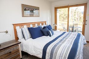 1622 Quicksilver 2 Bedroom Townhouse by RedAwning