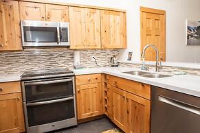 1622 Quicksilver 2 Bedroom Townhouse by RedAwning